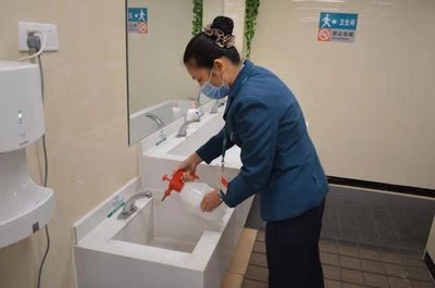廣東多措并舉加強(qiáng)客運(yùn)、服務(wù)區(qū)節(jié)后返程疫情防控與消毒服務(wù)